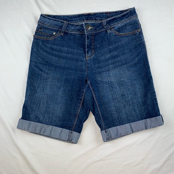 Jean shorts - Picture 1 of 7